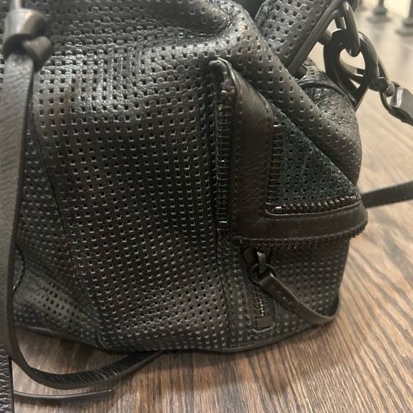 SHE + LO Bucket Bag - Picture 4 of 6